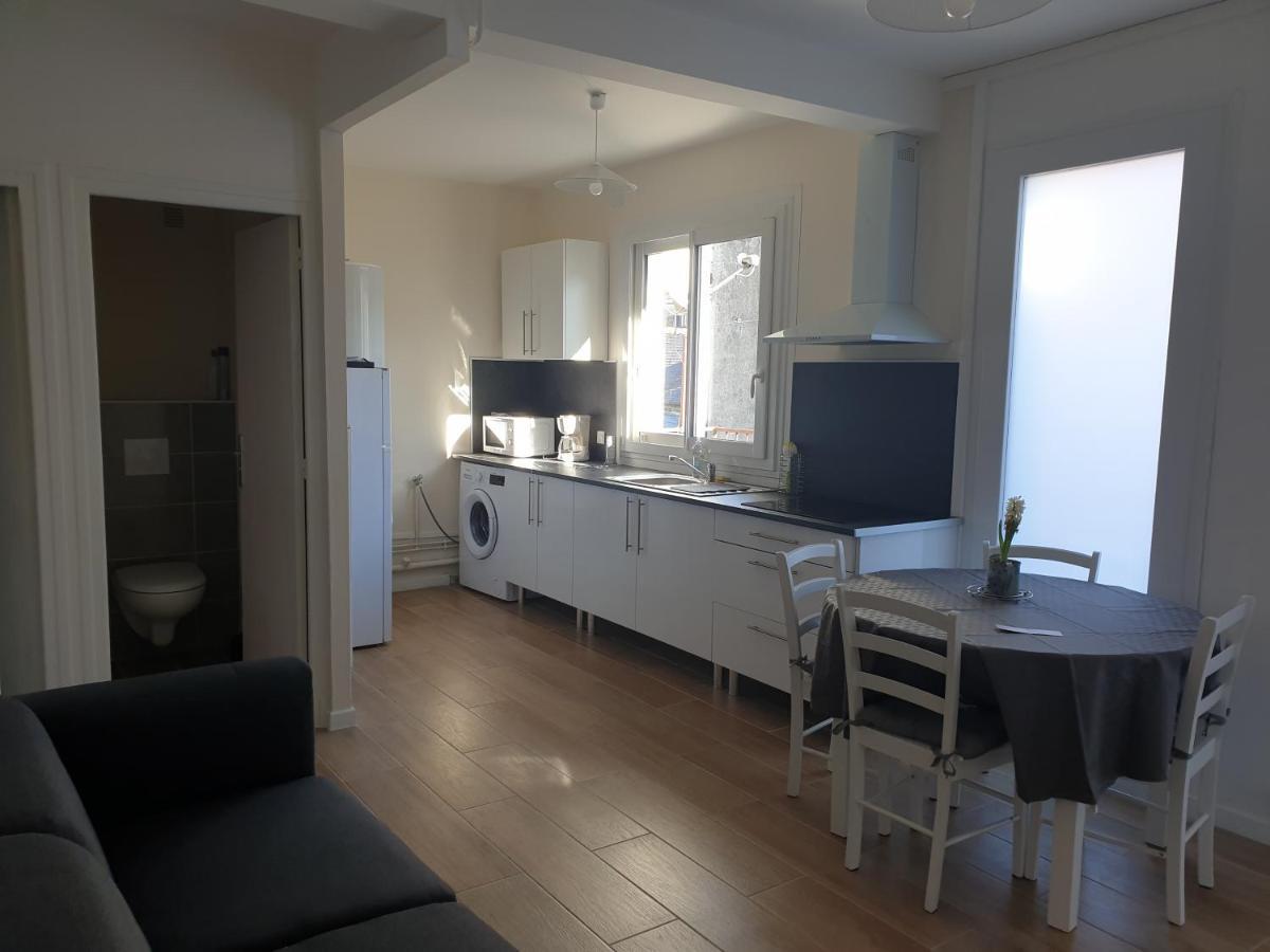 Appartement T4 Lumineux Avec Balcon - 3Eme Etage Sans Ascenseur ตาร์บ ภายนอก รูปภาพ
