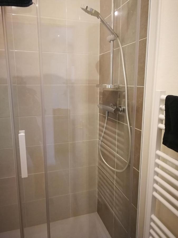 Appartement T4 Lumineux Avec Balcon - 3Eme Etage Sans Ascenseur ตาร์บ ภายนอก รูปภาพ