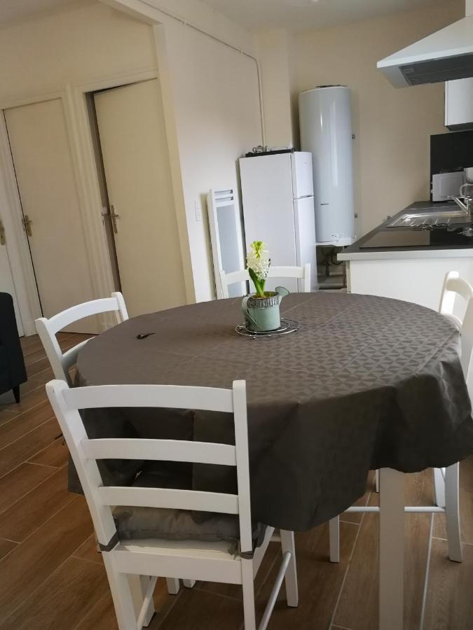 Appartement T4 Lumineux Avec Balcon - 3Eme Etage Sans Ascenseur ตาร์บ ภายนอก รูปภาพ